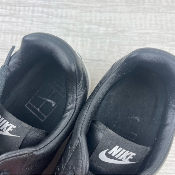 Nike Women’s Tennis 'Classic Ultra’ Leather Sneaker in Black, US 7.5 - Picture 13 of 13